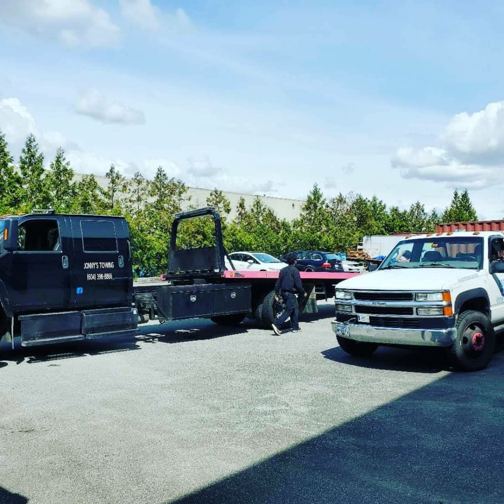 Jonny's Towing & Recovery