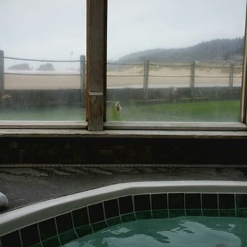 The Waves Cannon Beach 46 Photos 50 Reviews Hotels 188 W 2nd Photo Of The Waves Cannon Beach Or United States Indoor