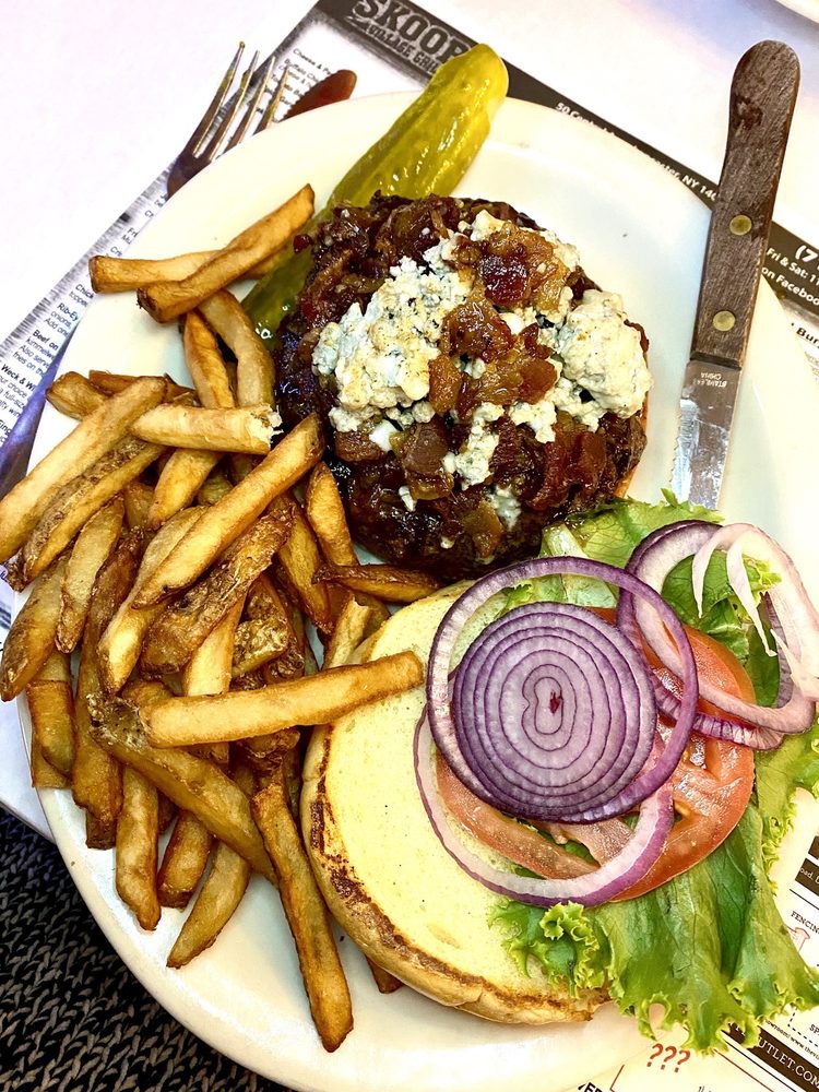 Skoobs Village Grille