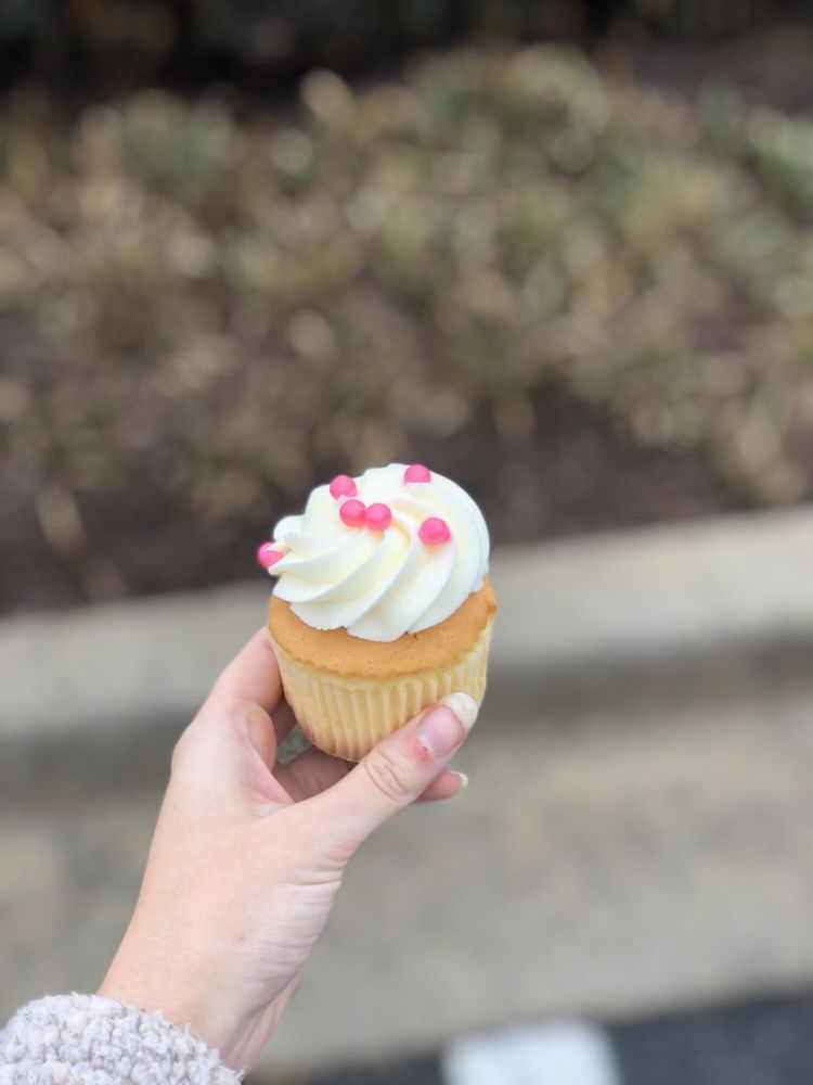 Canela Bakery