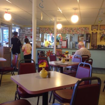 Hunter S Dairy Feez 10 Photos Ice Cream Frozen Yogurt 952 Photo Of Hunter S Dairy Feez Danville Pa United States The Inside For