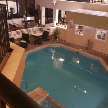 Atrium Resort 24 Photos 13 Reviews Resorts 315 21st St Photo Of Atrium Resort Virginia Beach Va United States Pool In The