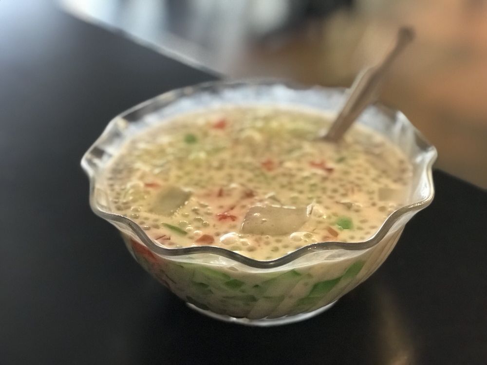 Muang Thai 54 Photos & 53 Reviews Thai 2637 N Clairemont Ave, Eau