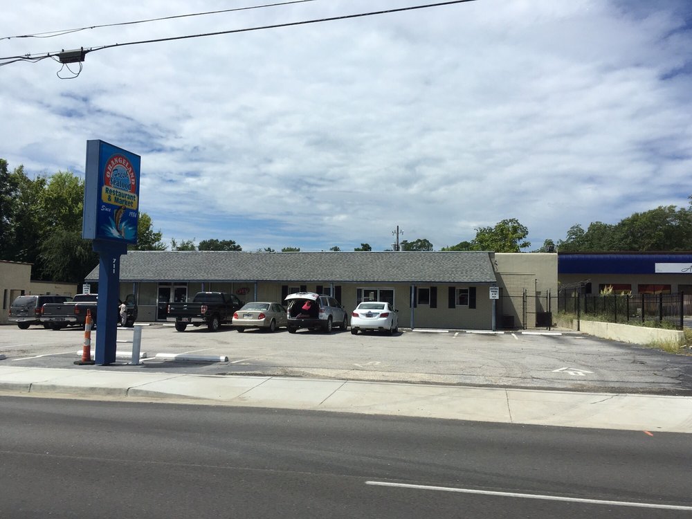 This Is The Full Front View Of Fish Market Restaurant Yelp Photo Of Orangeland Fish Seafood Restaurant Florence Sc United States This