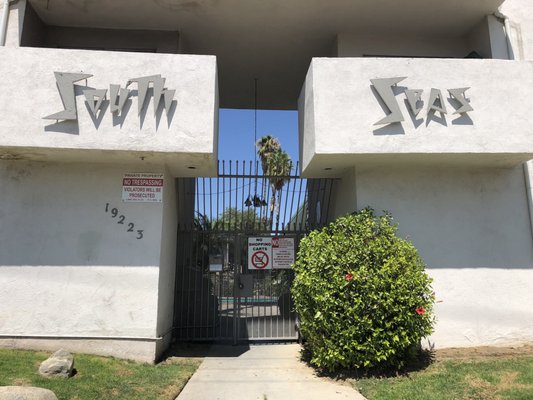 South Seas Apartments 19223 Saticoy St Reseda Los Angeles Ca Photo Of South Seas Los Angeles Ca United States