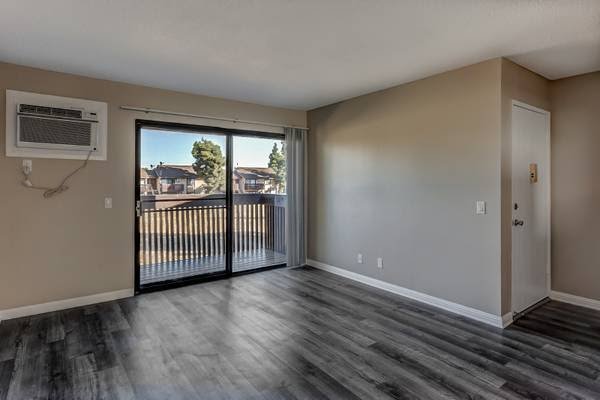 Sycamore Pines Apartments
