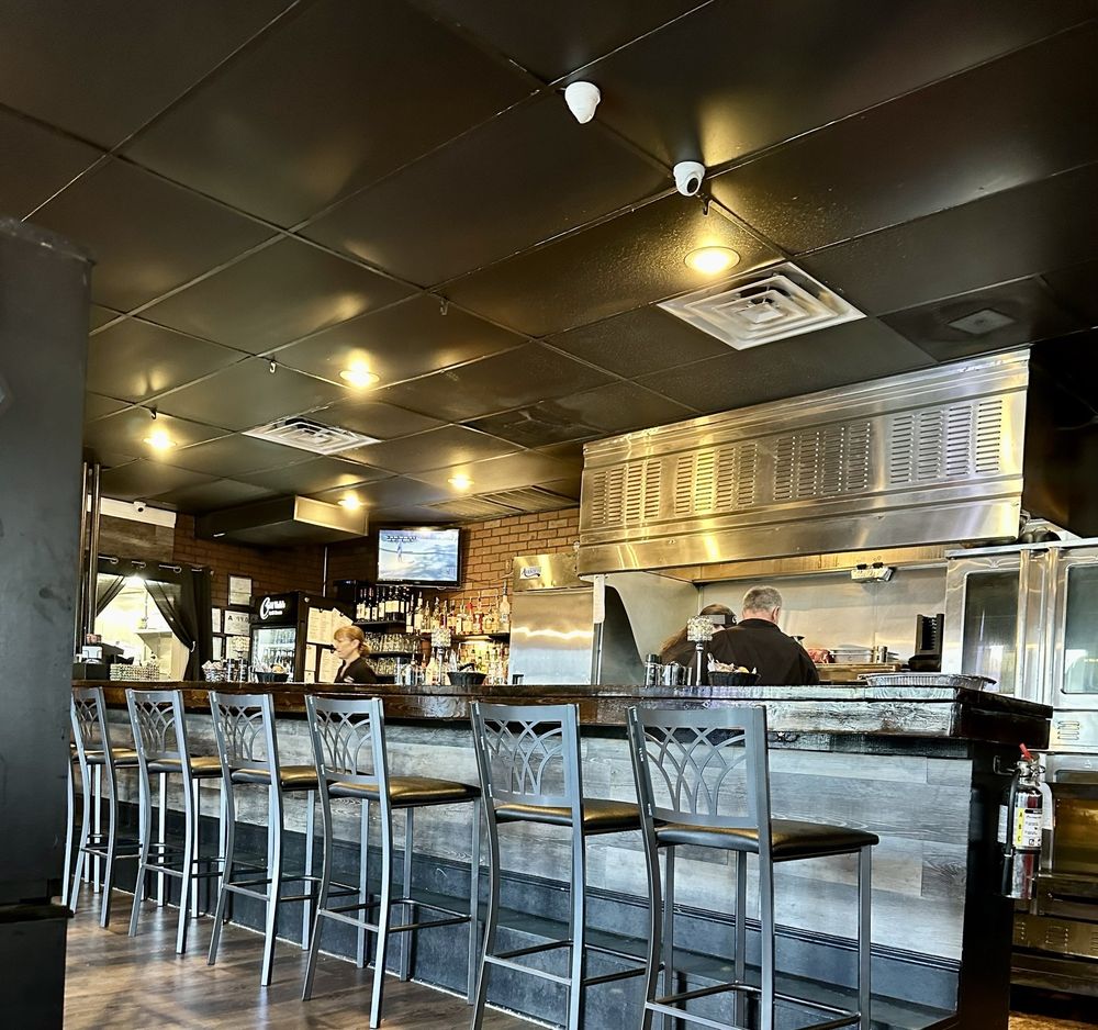 Carl & 'Chelle's Grill Room