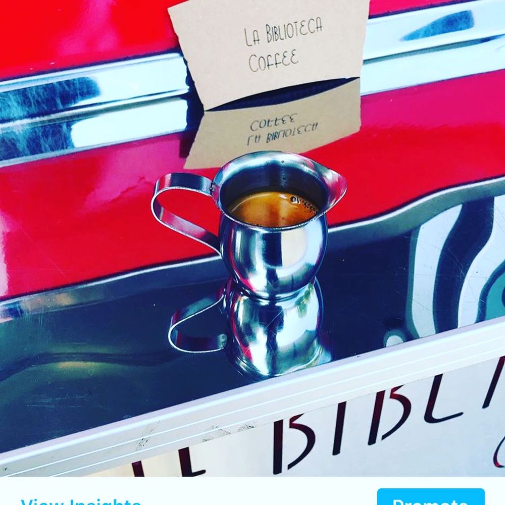La Biblioteca Coffee