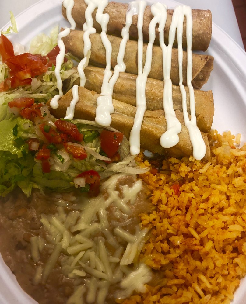 Los Primos Restaurant