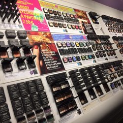Kiko make up milano beauty & spas 14 esplanade léopold sédar ... Make up studio milano