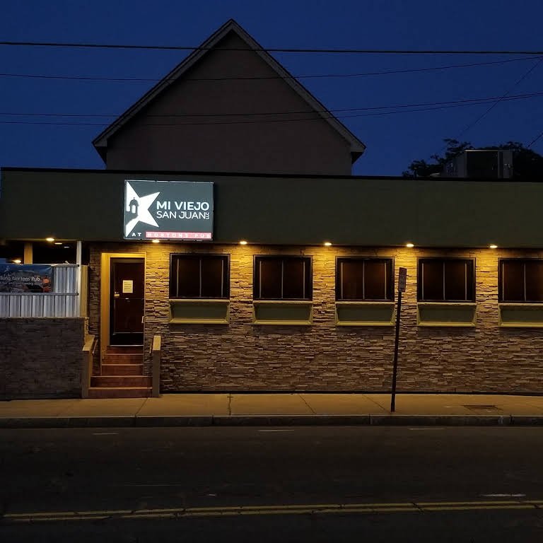 Mi Viejo San Juan at Norton's Pub