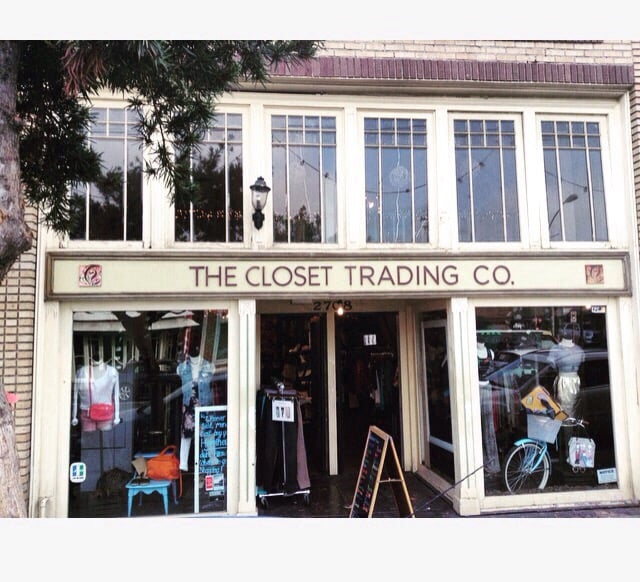 Outside Of Santa Monica S 1 Luxury Re Consignment The Closet 34 Photos For The Closet Trading Company