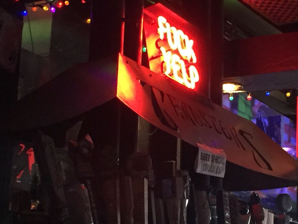 Thrusters Lounge