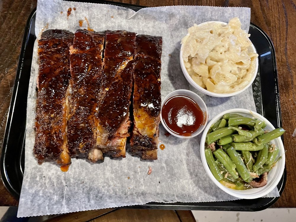 Red Eye’s Git-N-Messy Smokehouse & Tavern