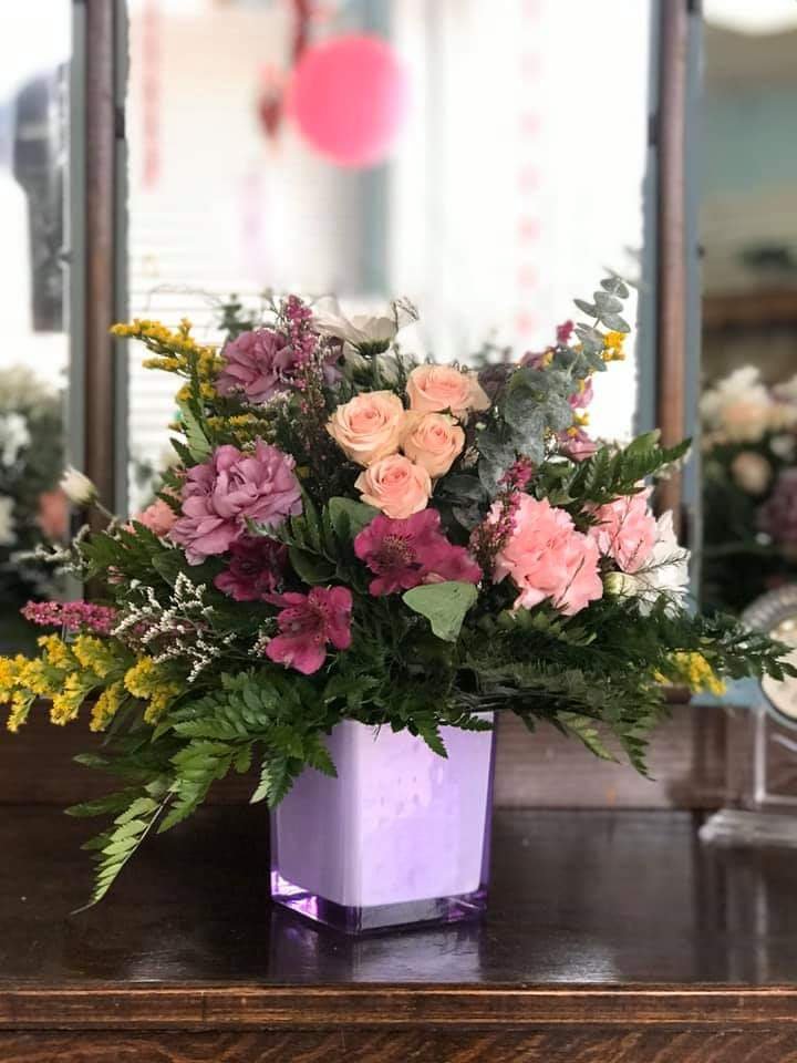 Gladewater Flowers and More