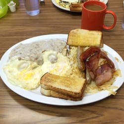 Grandma Vickie S Cafe 22 Photos 56 Reviews Diners 522 Broad Photo Of Grandma Vickie S Cafe Lake Geneva Wi United States The Hangover