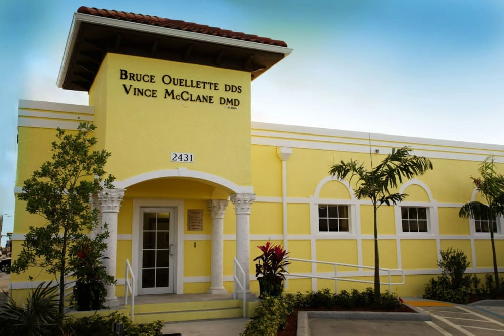 image of business Bruce R Ouellette, DDS