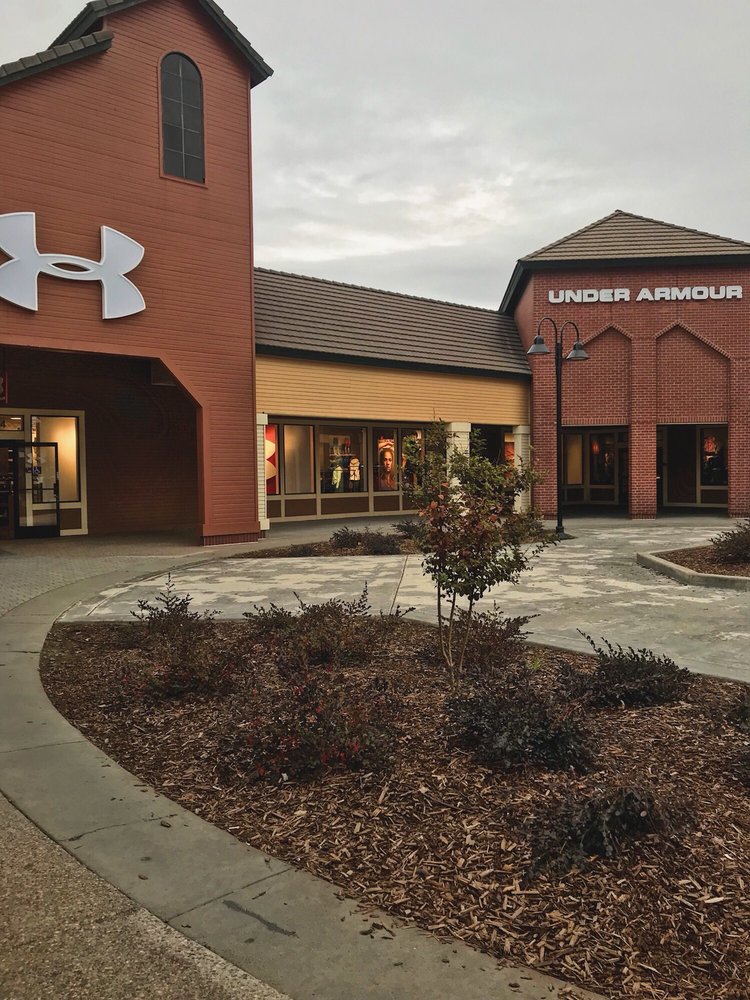 Under Armour Outlet Store 12 Photos & 40 Reviews Outlet Stores