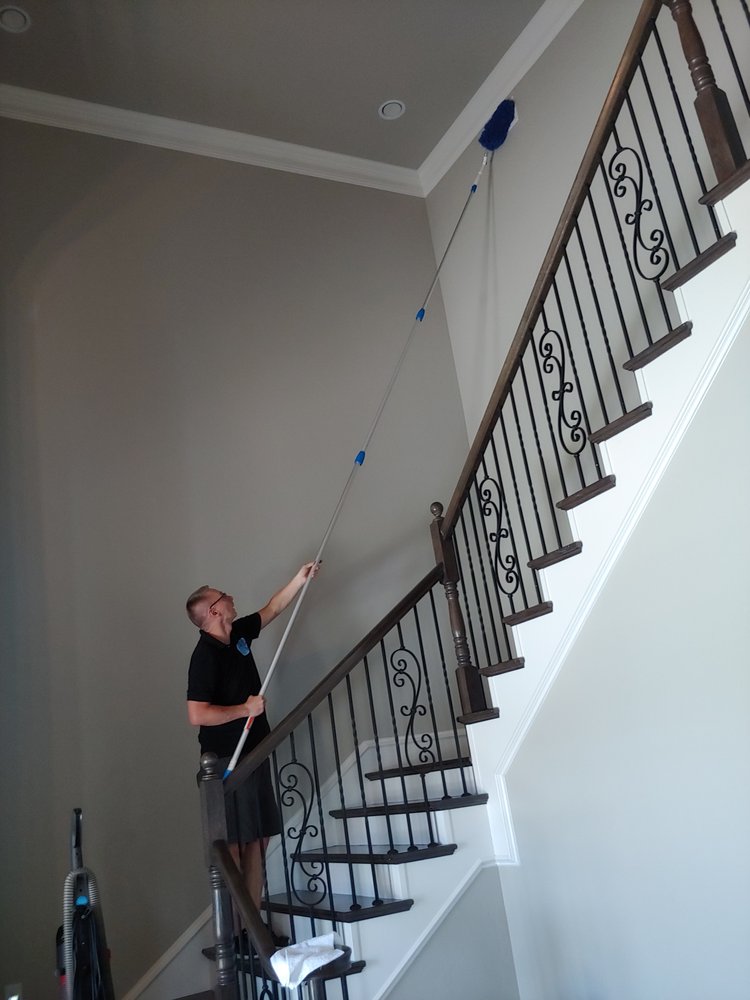 DJ's and ER's Cleaning Services