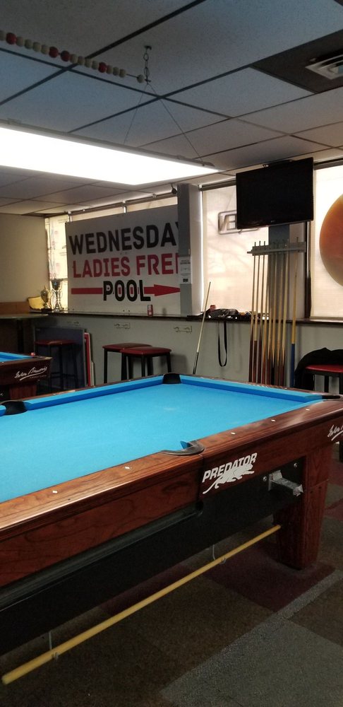 Le Spot Billiard Lounge
