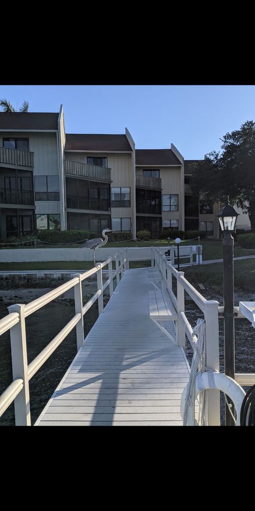 Bay Oaks Condominium