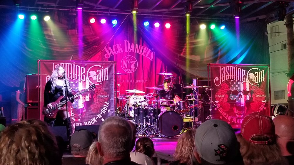 Dirty Harry's Pub