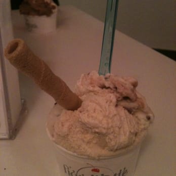 Fiordilatte ice cream & frozen yogurt via plinio 33, buenos ... Tavolino con sedie frozen