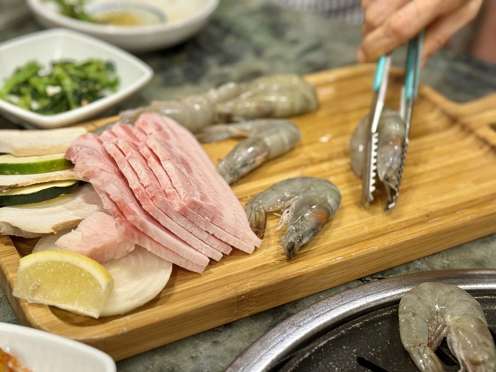 Million Restaurant - Kapiolani