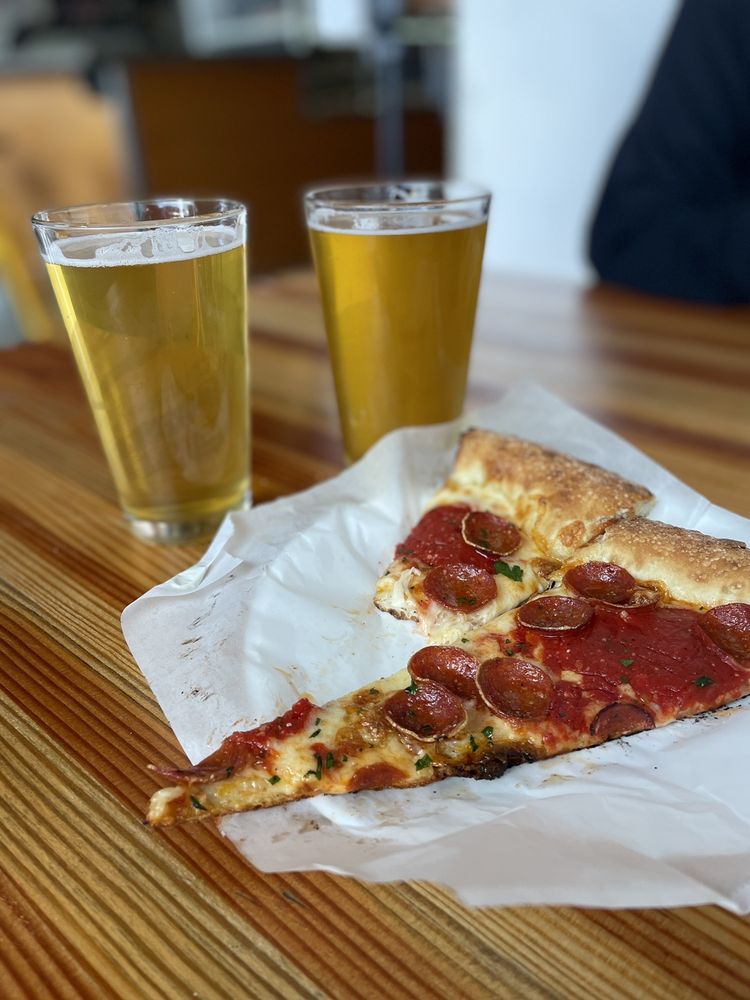 Raymond's Pizzeria