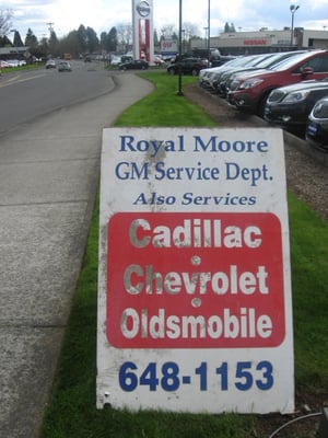 Royal Moore Buick Gmc 1380 Se River Rd Hillsboro Or Tire Dealers Reviews