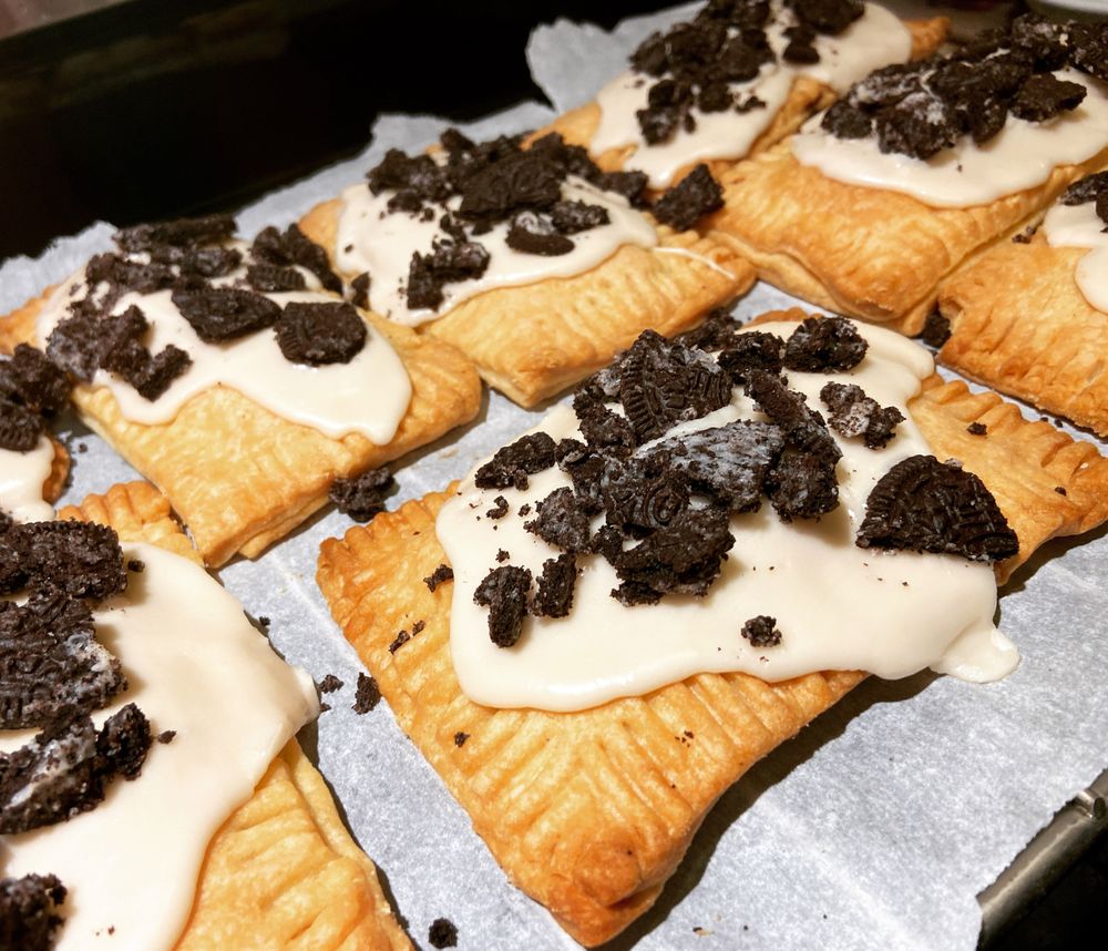 The Little Piglet Bakery & Scoops