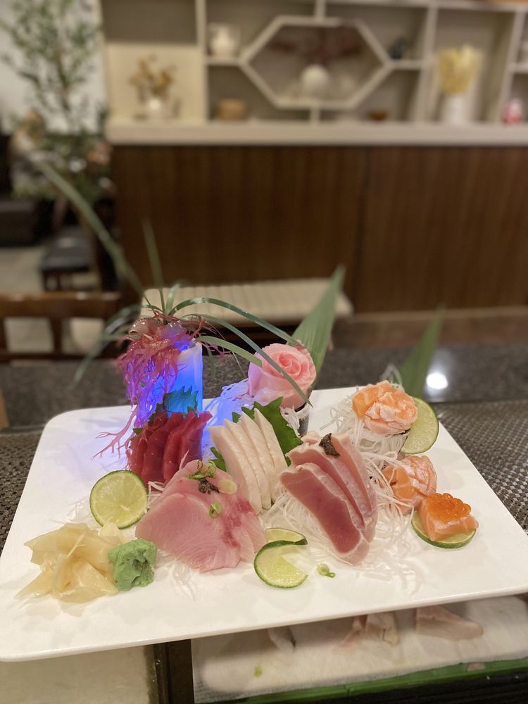 Mahzu Sushi & Grill