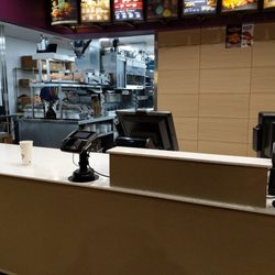 Taco Bell Mexican 895 E 200th N Roosevelt Ut Restaurant Photo Of Taco Bell Roosevelt Ut United States Worst Front Counter Customer