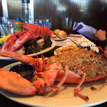 Legal Sea Foods 273 Photos 190 Reviews Seafood 1 Garden Photo Of Legal Sea Foods Paramus Nj United States The Stuffed Lobster