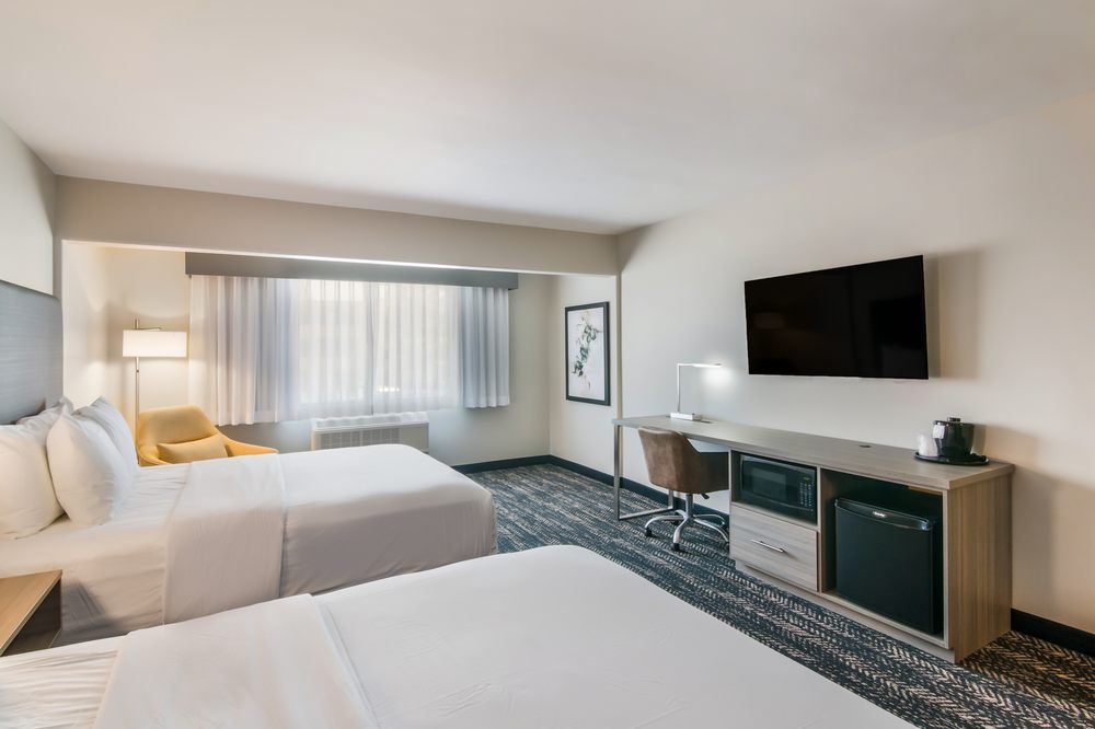 Hourglass Hotel