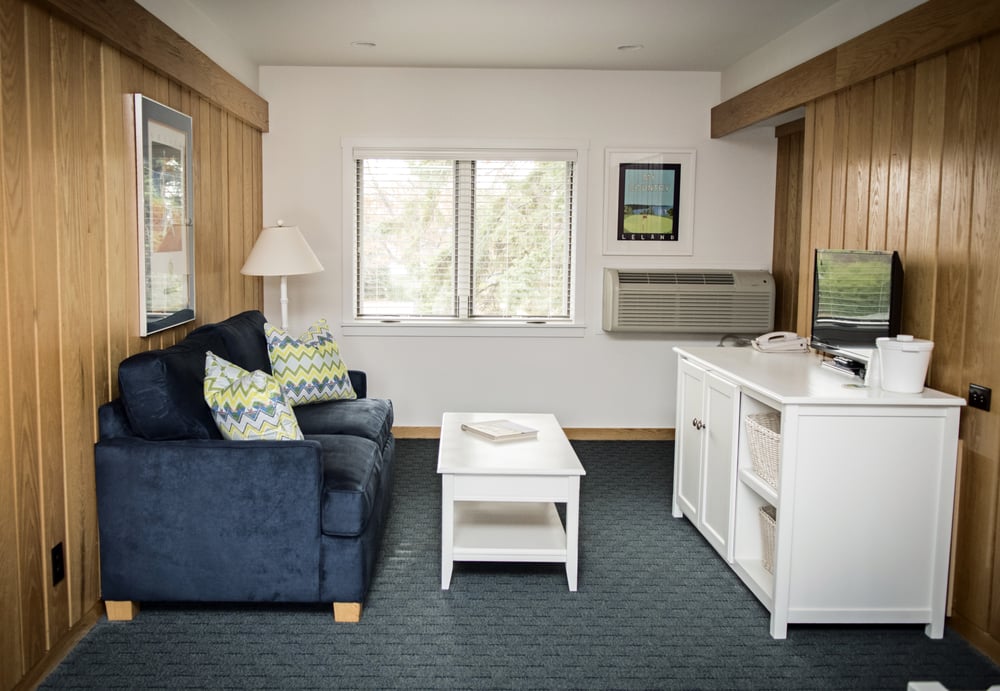 The Leland Lodge 16 Photos & 16 Reviews Hotels 565 Pearl St, Leland, MI Restaurant