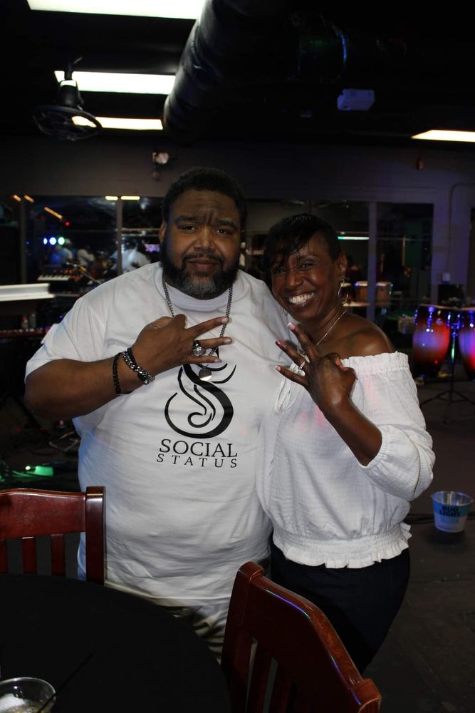 Wood’s Bar and Lounge