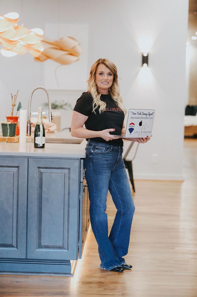 Lisa Borders- RE/MAX Select