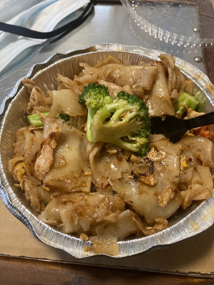 Whoopi Thai Cuisine
