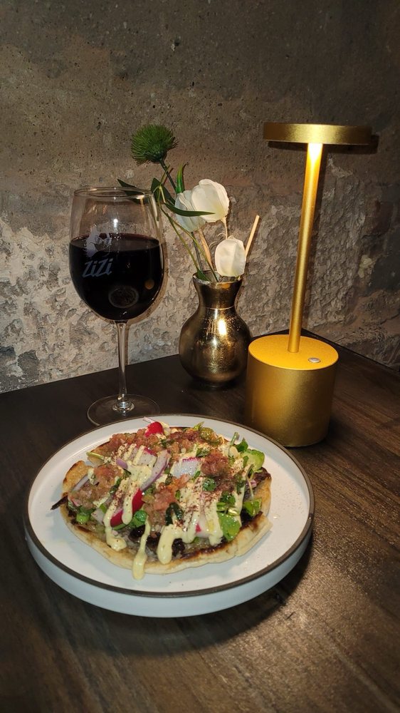 Zizi Wine Bar