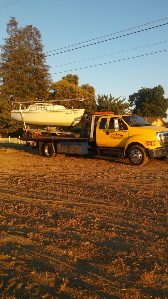 Roadrunner Auto Service & Towing Towing 1108 Scenic Dr, Modesto, CA