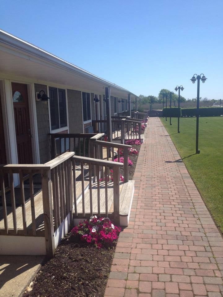 Lands End Motel Hotels 70 Browns River Rd, Sayville, NY Phone