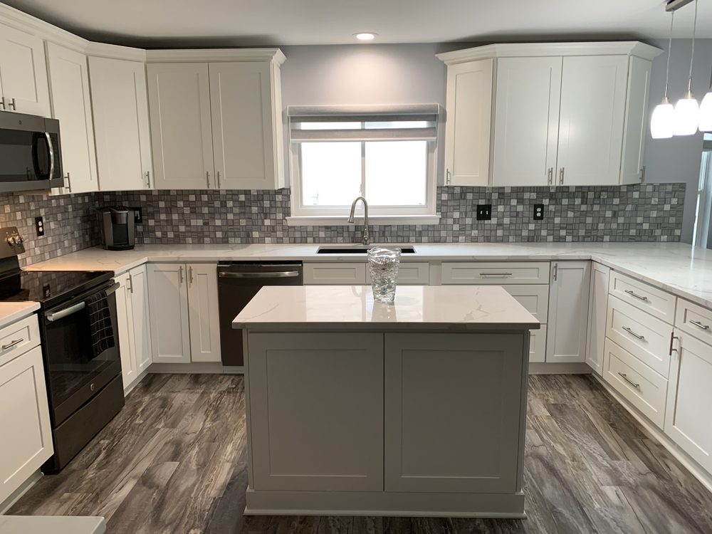 image of business Around the house Remodeling & Handyman Service