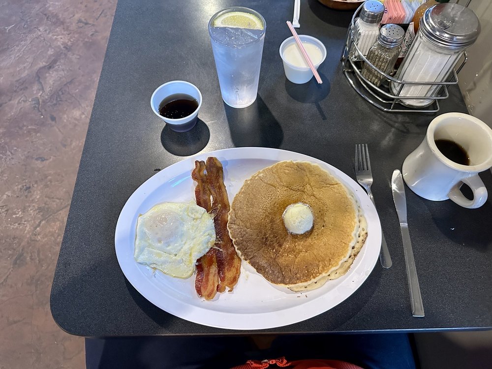 J & M's Cafe Bar & Grill