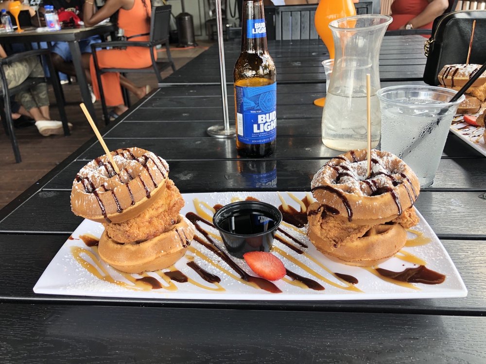 Atlantis Restaurant & Lounge