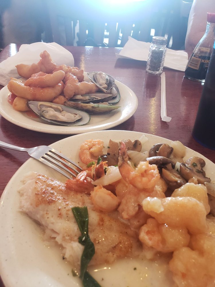 Chens Buffet & Sushi