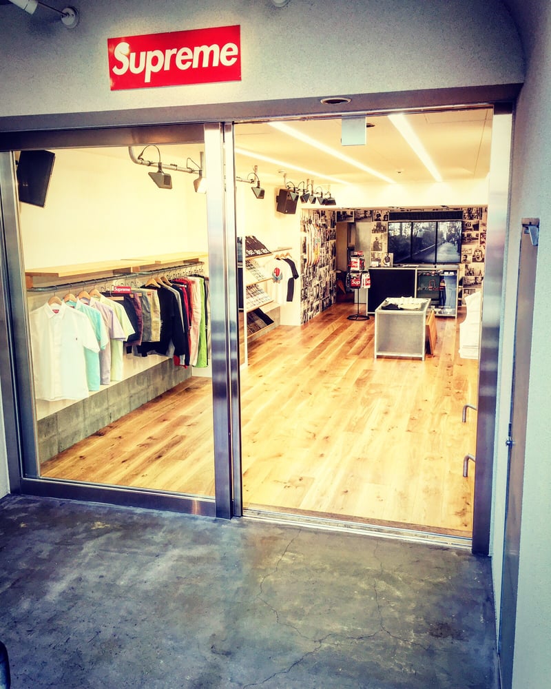 Supreme Store Osaka Supreme Store Osaka