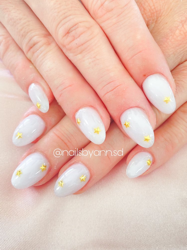 Nails By Ann & lounge