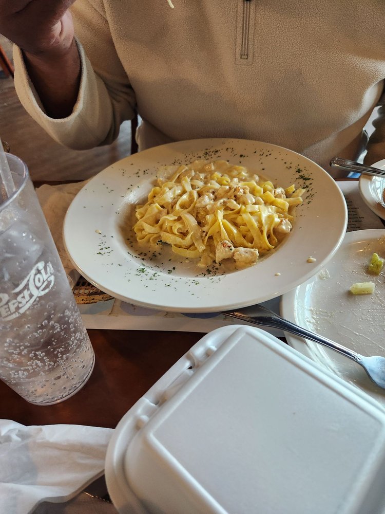 Vic's Italian Restaurant & Pizzeria