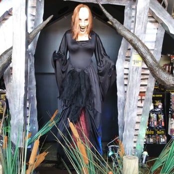 photo of spirit halloween store pasadena ca united states